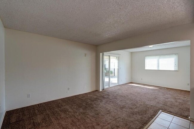 Building Photo - 2768 Saratoga Ave