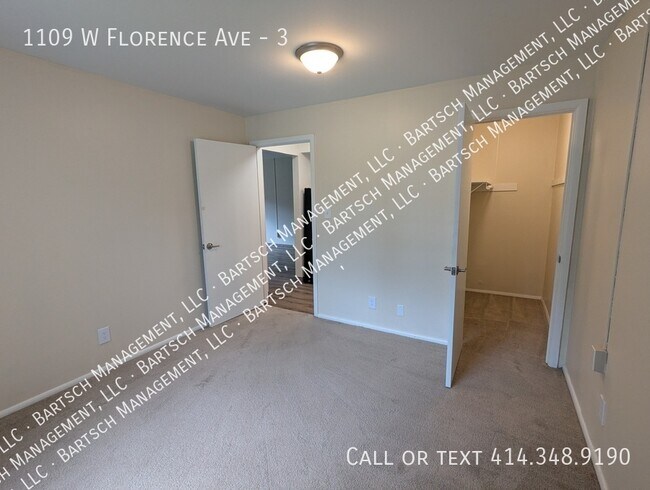 Building Photo - 1109 W Florence St