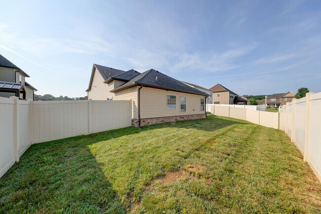 Building Photo - 1008 Meadowview Ln