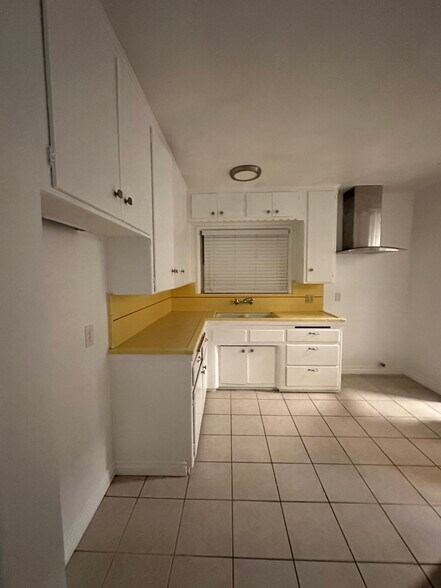 Building Photo - 10418 El Rancho Dr