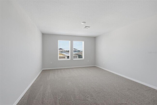 Building Photo - 1330 Current Pl