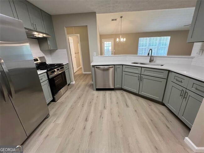 Building Photo - 2717 Lake Park Ridge W