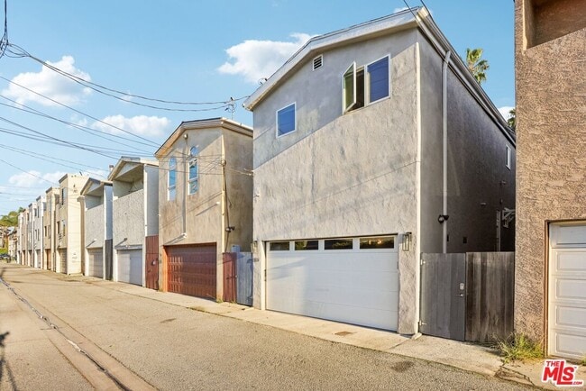 Building Photo - 665 Washington Blvd