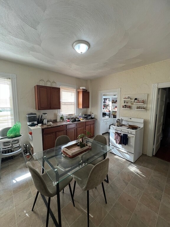 Building Photo - 36 Melendy Ave