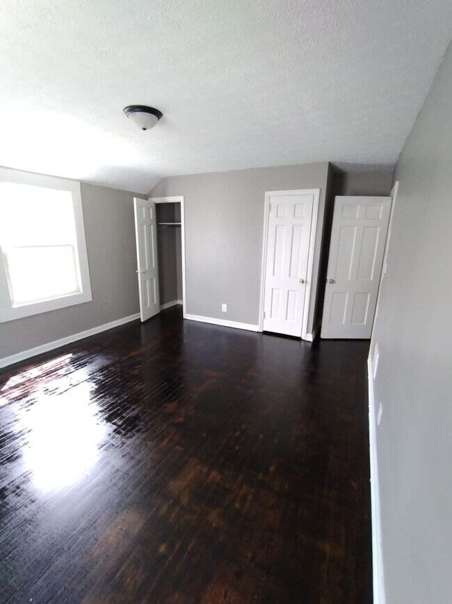 Building Photo - 51-53 Waverly - D&amp;S