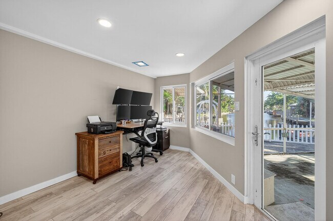 Building Photo - 1570 NE 30th Pl