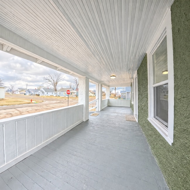 Building Photo - Updated 2-Bedroom Home in Marshalltown