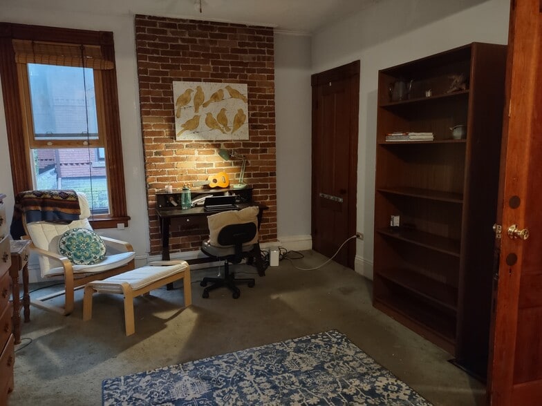 Building Photo - 363 Laurel St