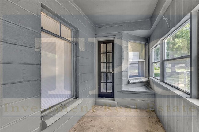 Building Photo - 9901 E Linwood Blvd