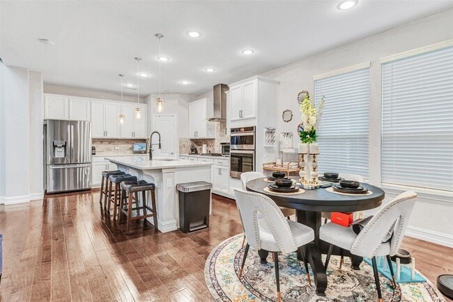 Building Photo - 430 Pasco Rd