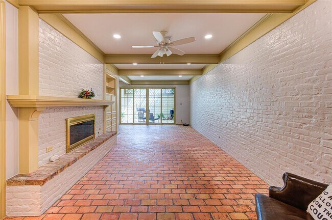 Building Photo - 7530 Del Monte Dr