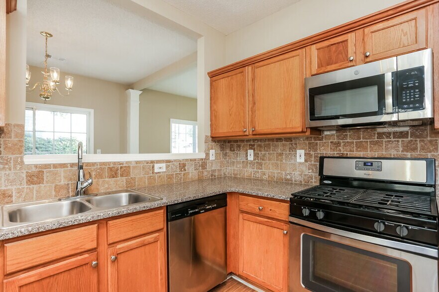 Building Photo - 4425 Ridgefair Dr