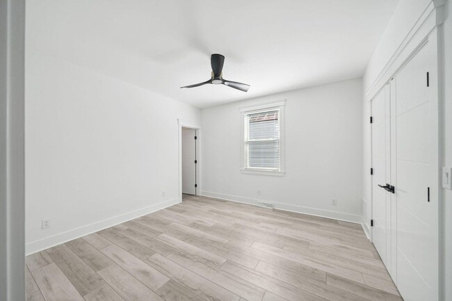 Building Photo - Gorgeous Renovated Downtown Charleston Home