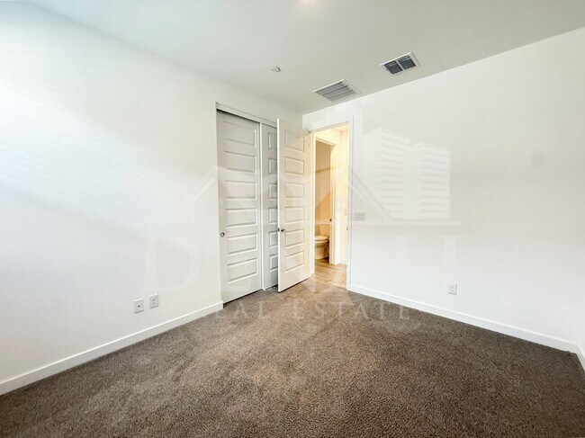 Building Photo - 12523 W Calle de Sol