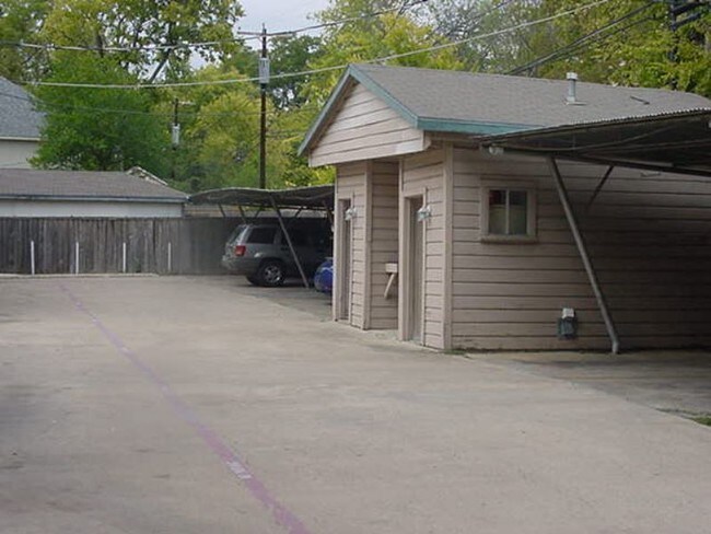 Building Photo - 5643 Matalee Ave