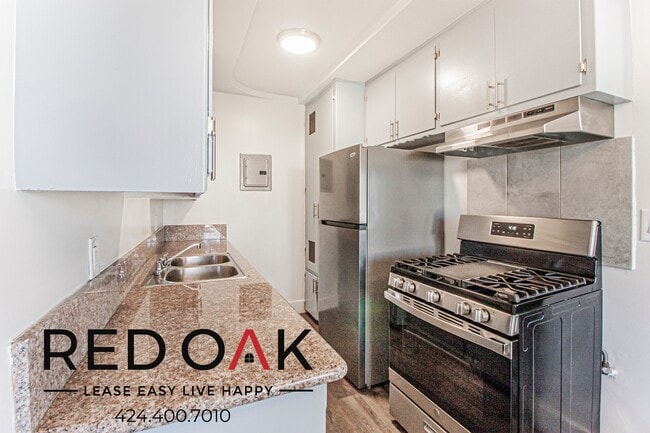 Building Photo - 901 Centinela Ave