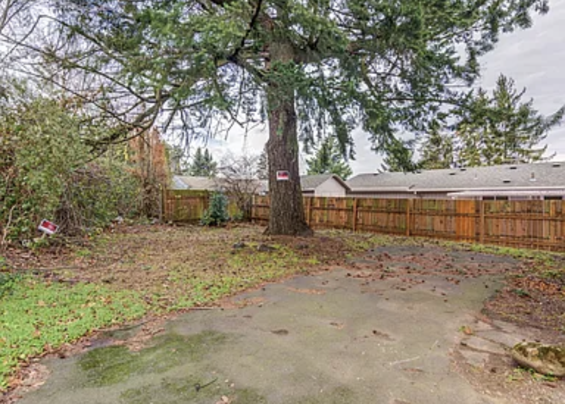 Private yard - 1615 NE 81st Ave