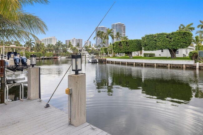 Building Photo - 564 Golden Beach Dr