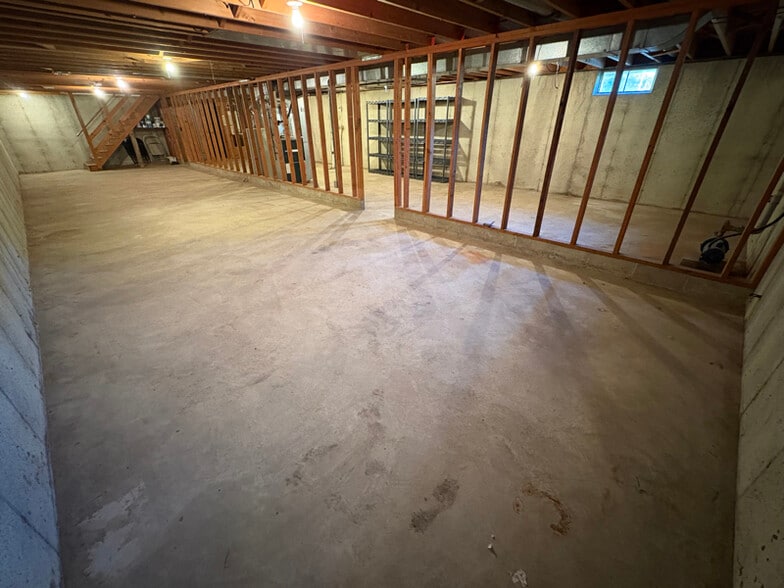 Building Photo - 272 Aniline Ave N