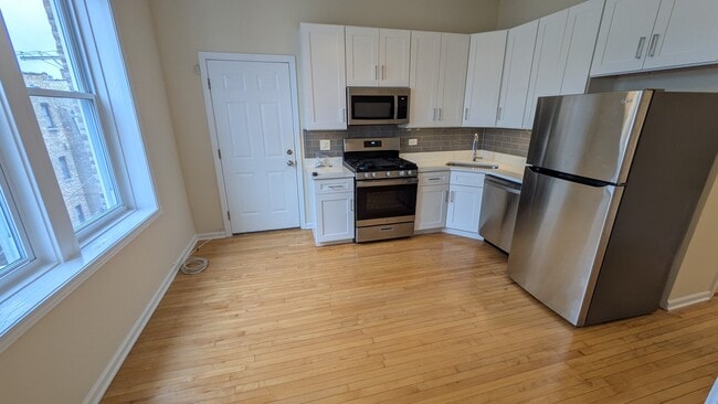 Building Photo - 2322 W Rice St