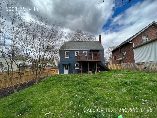 Building Photo - 6001 39th Pl
