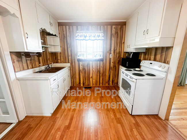 Building Photo - 4471 Rains Crossroads Rd