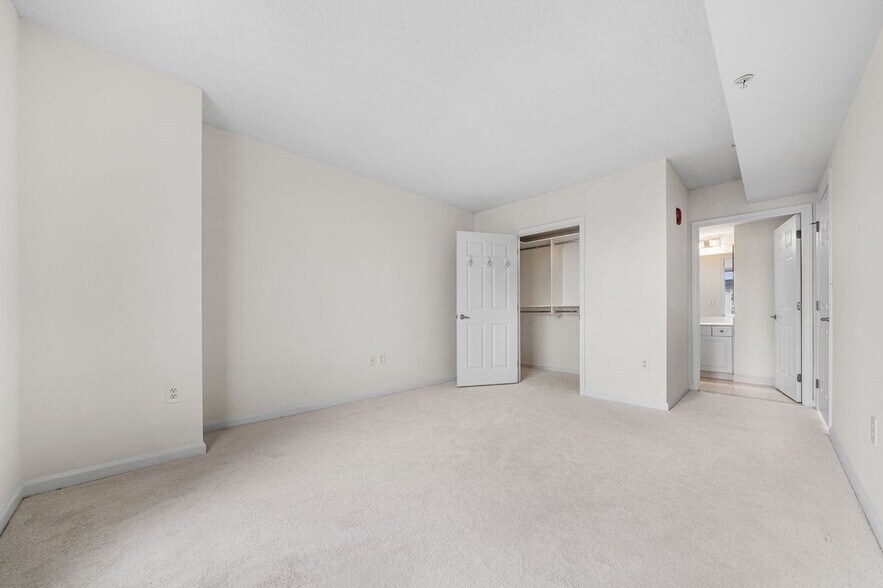 Building Photo - 2726 Gallows Rd