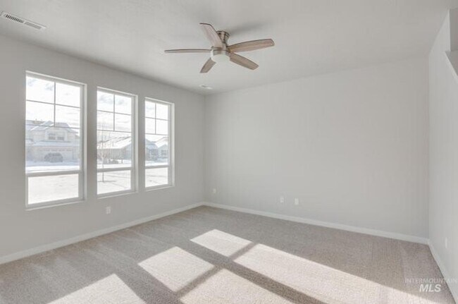 Building Photo - 5820 W Striker Ln