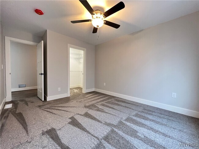 Building Photo - 10985 Main St