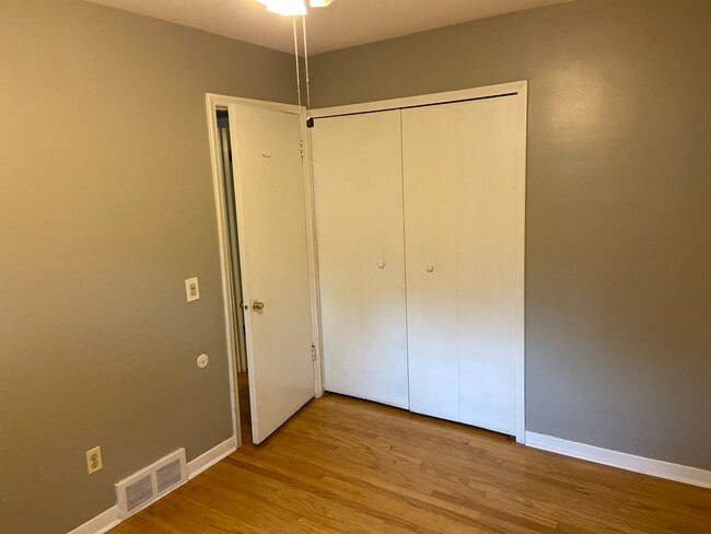 DOUBLE CLOSETS - 1643 Fairview Ave