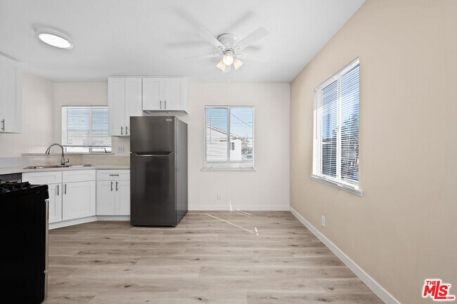 Building Photo - 11825 Iowa Ave