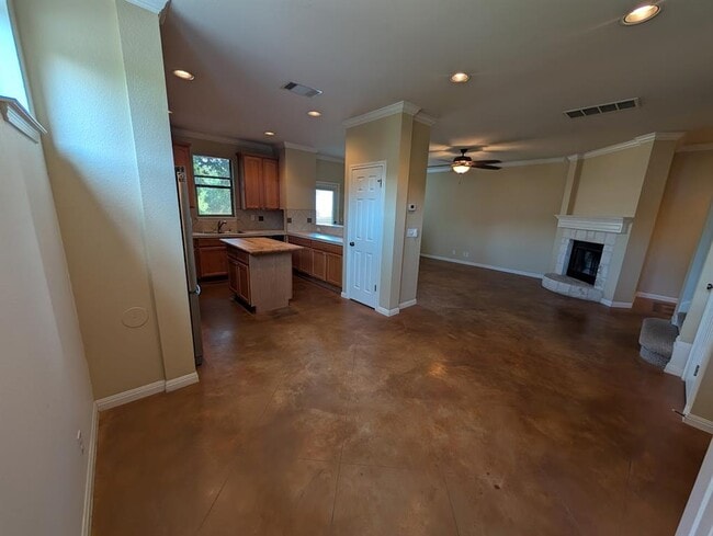 Building Photo - 1403 Cuernavaca Dr N