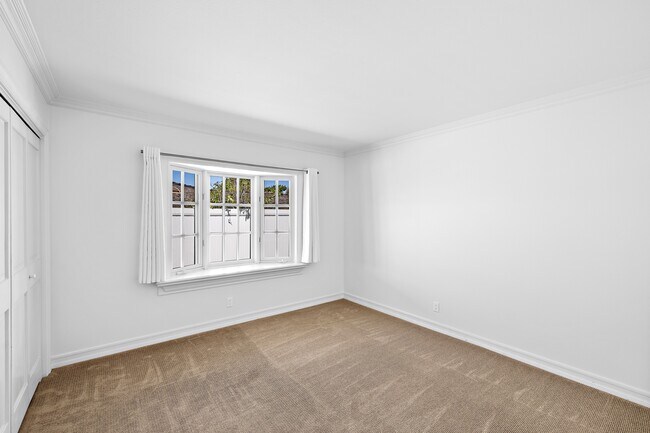 Building Photo - 2612 Lighthouse Ln