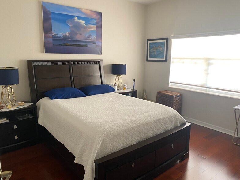 Building Photo - 1188 N Tamiami Trl