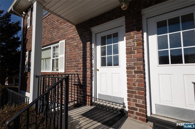 Building Photo - 250 Franklin Turnpike