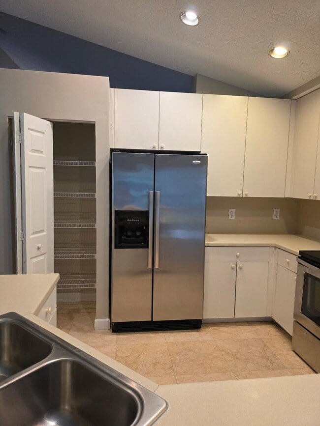 Building Photo - 1350 NW 143rd Ave