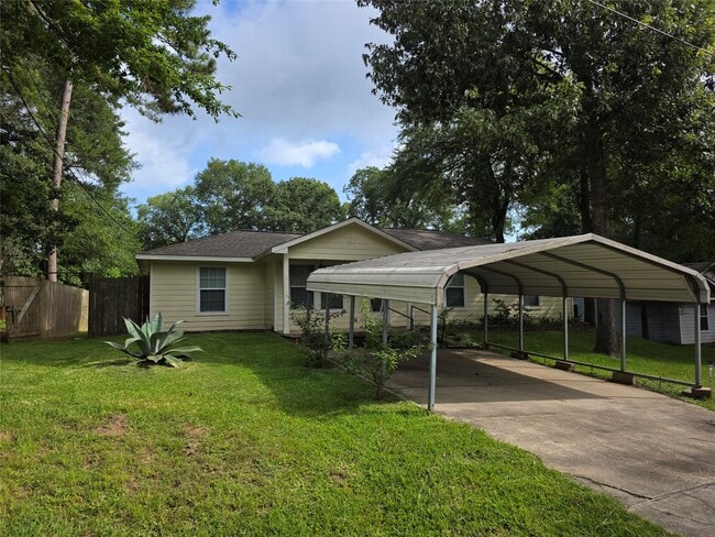 Building Photo - 10635 Royal Cavins Dr
