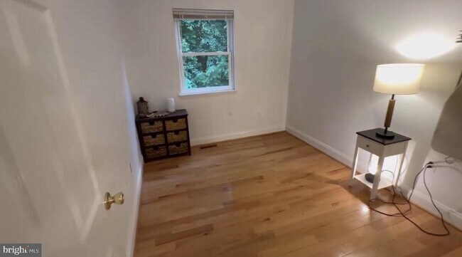 Building Photo - 9351 Pan Ridge Rd