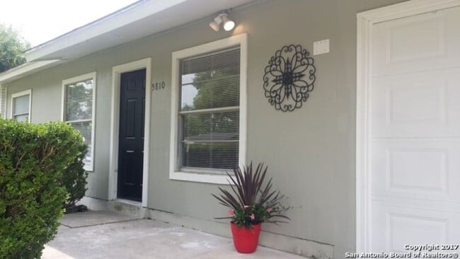 Building Photo - Welcome to 5810 Timberrock!