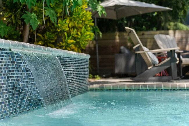 Building Photo - 76 Sanford St