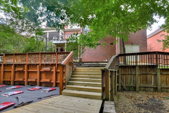 Building Photo - 5 bedroom/3.5 bathroom home in Evans with ...