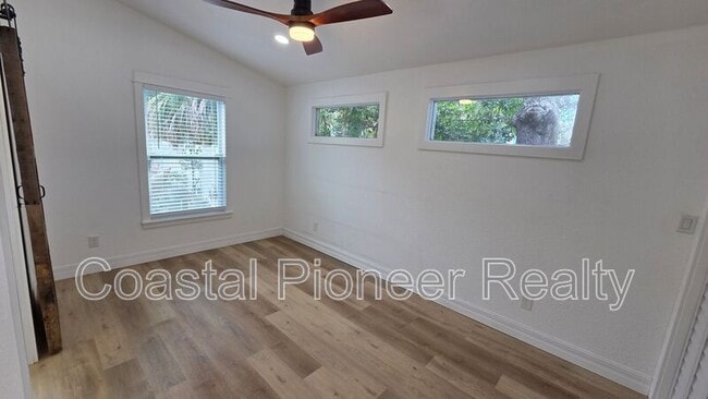 Building Photo - 5420 29th Ave S