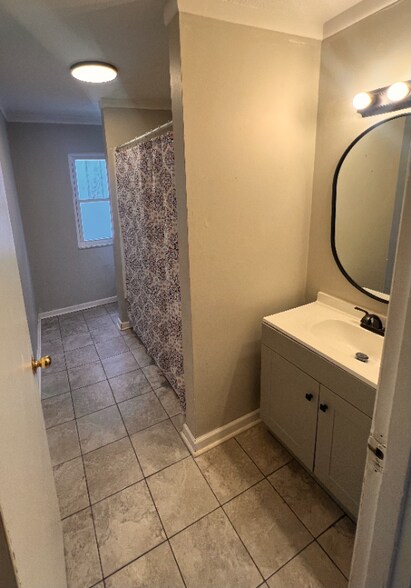 Building Photo - 110 Main St