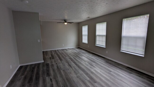 Building Photo - MN Cedar Village (871)