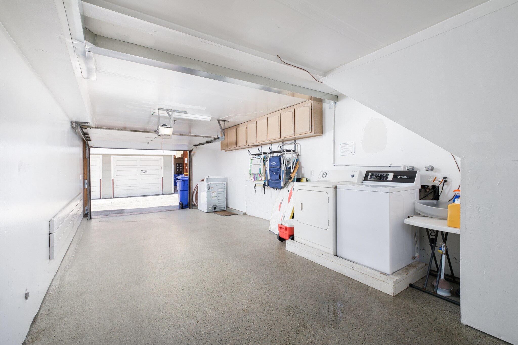 Building Photo - 734 Jersey Ct