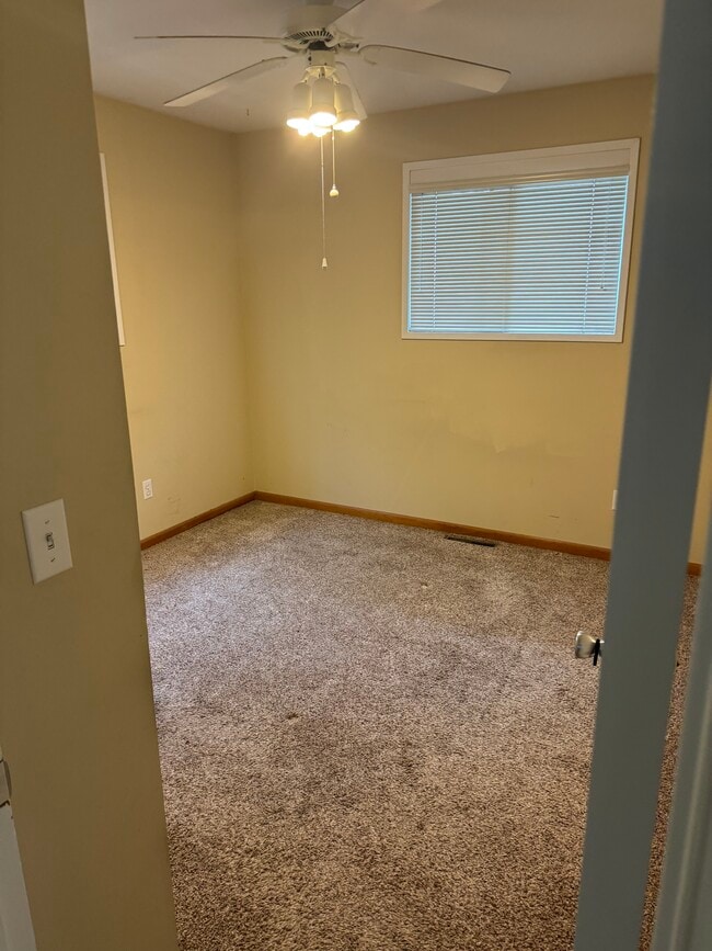 Building Photo - 518 W Sherman St