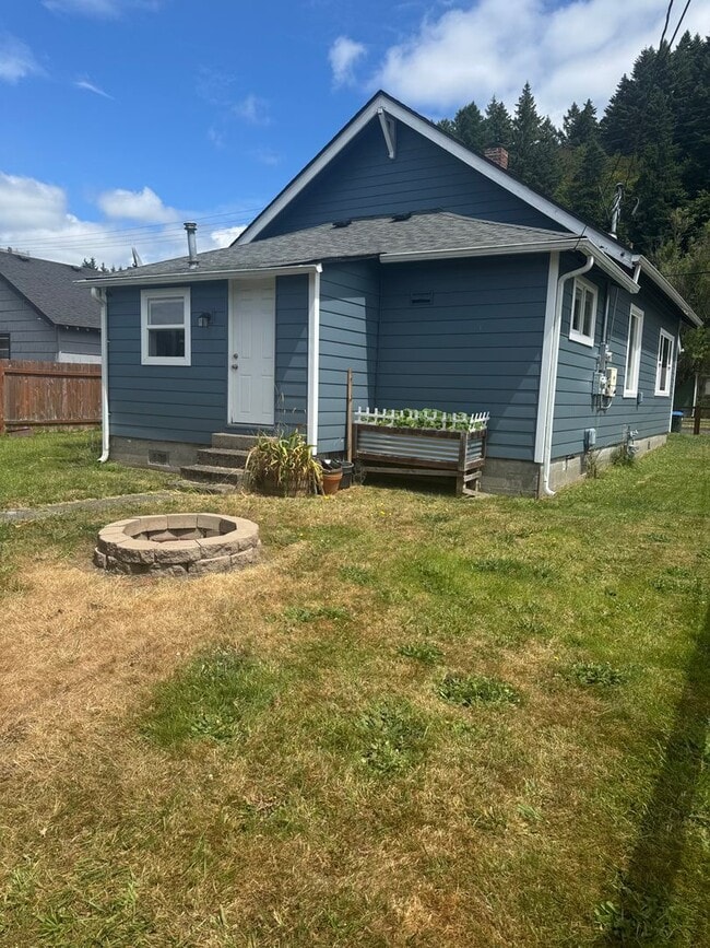Building Photo - Charming 3 Bed, 1 Bath Home in Quiet Neigh...