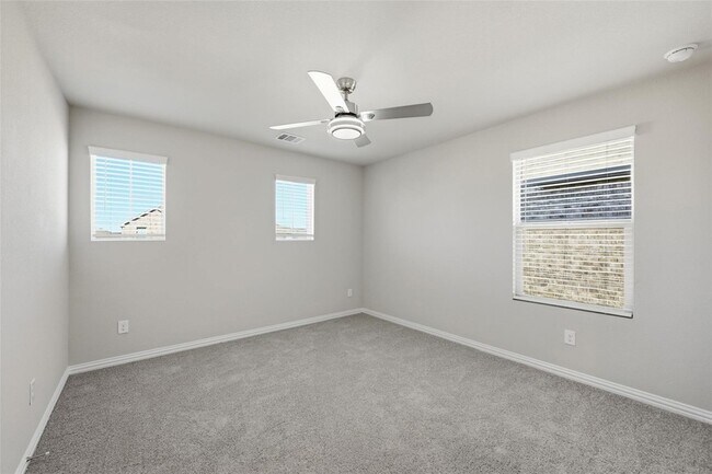 Building Photo - 206 Fieldstone Dr