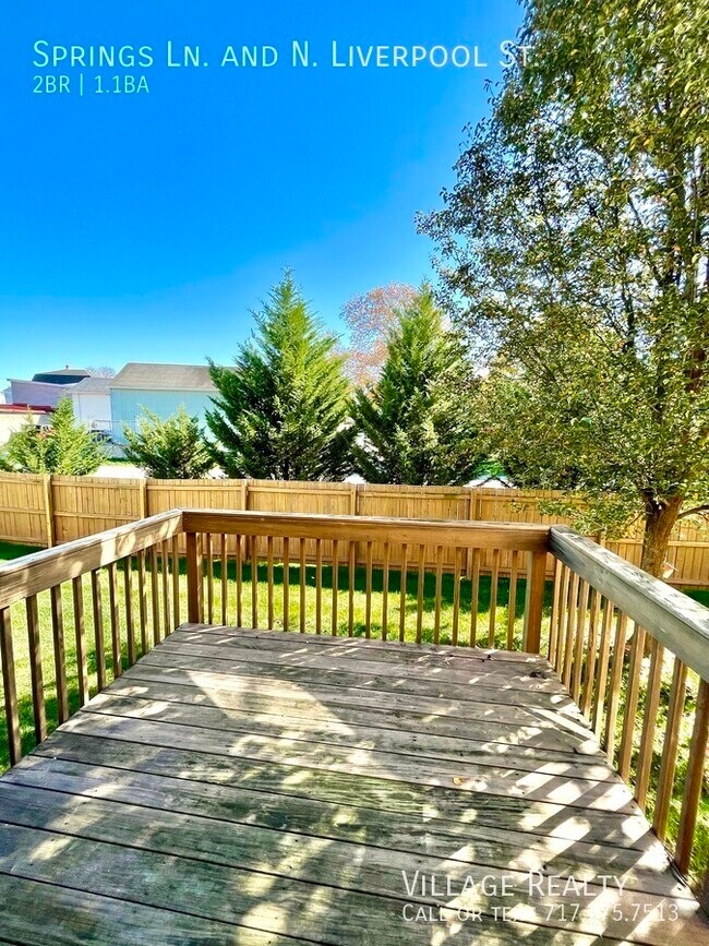 Building Photo - 155 Springs Ln