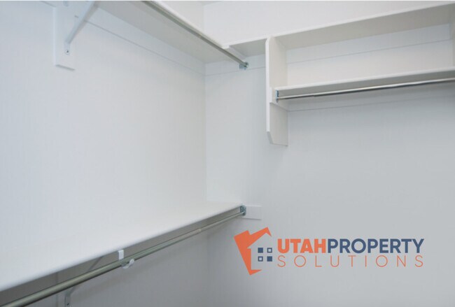 Building Photo - 396 S 980 W